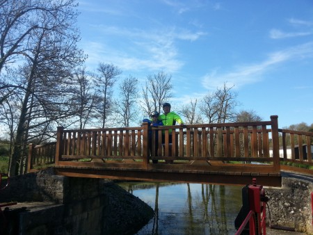 Pont de bois à Chatillon en Bazois.